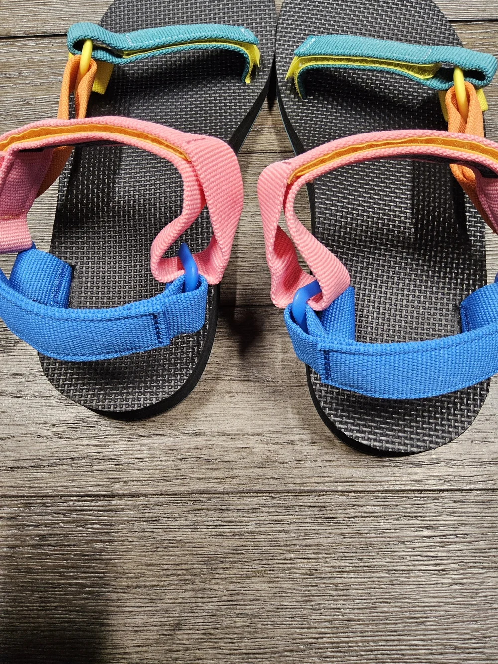NWOT Womens size 8 Teva Colorblock Sandals